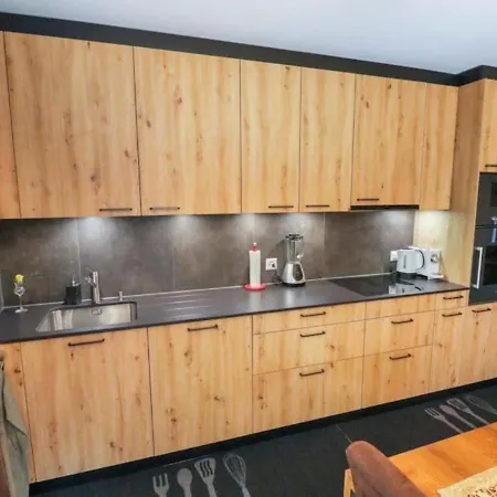 Lägenhet Bel Avec Parking Souterrain Sur Place *